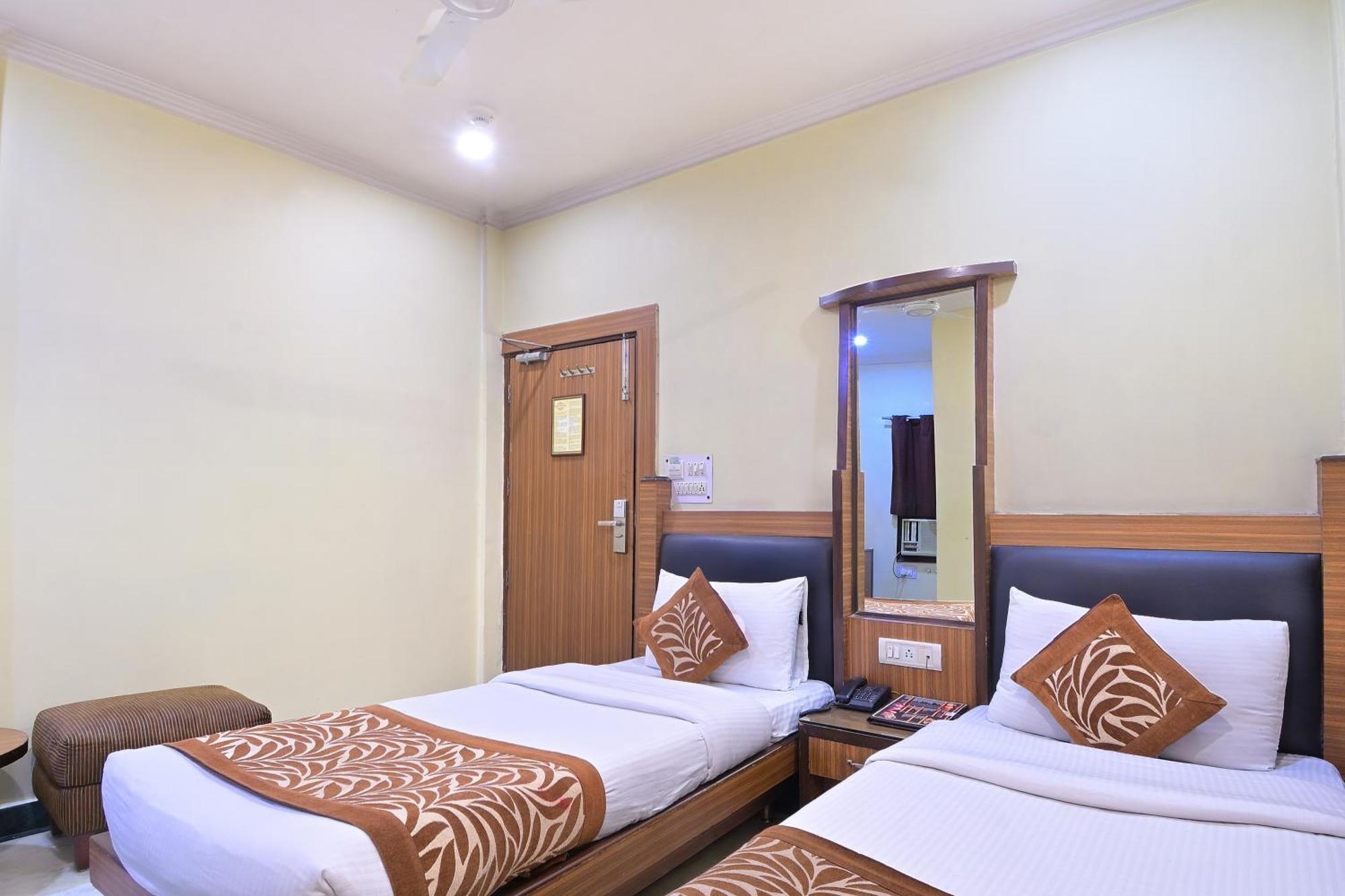 Hotel Hari Piorko Grand - 2 Min From New Delhi Railway Station Esterno foto
